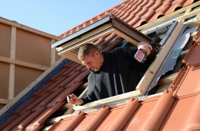 Pose de fenêtres de toit Velux au Grand-Lucé